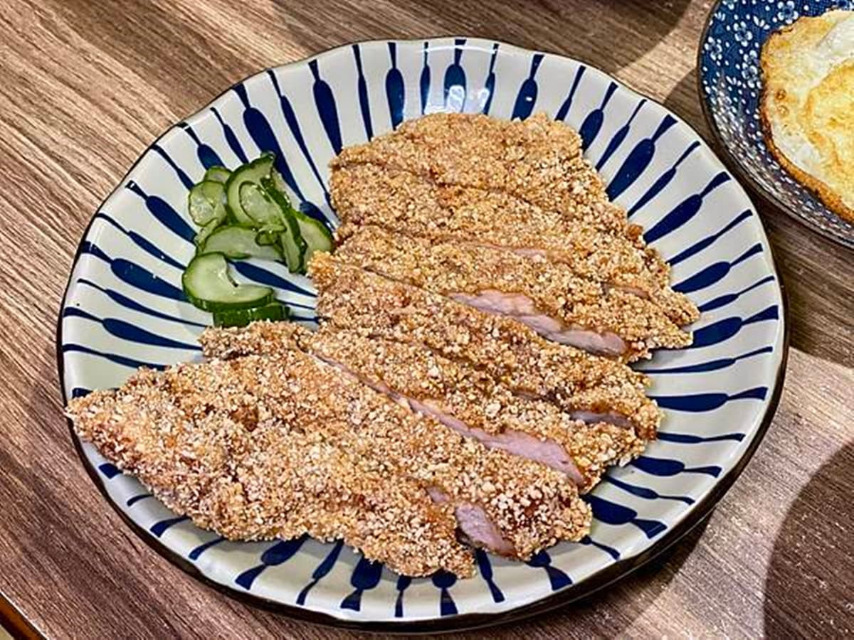 好吃到周董也朝聖！「台北第一蝦仁飯」暴紅吃法必搭半熟蛋，用餐人潮天天滿