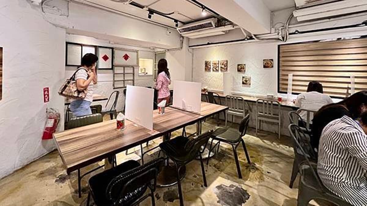 店裡空間不大，座位數不多，用餐時間很容易客滿，建議早點來才不用排隊。（圖片來源：蛋寶趴趴go）