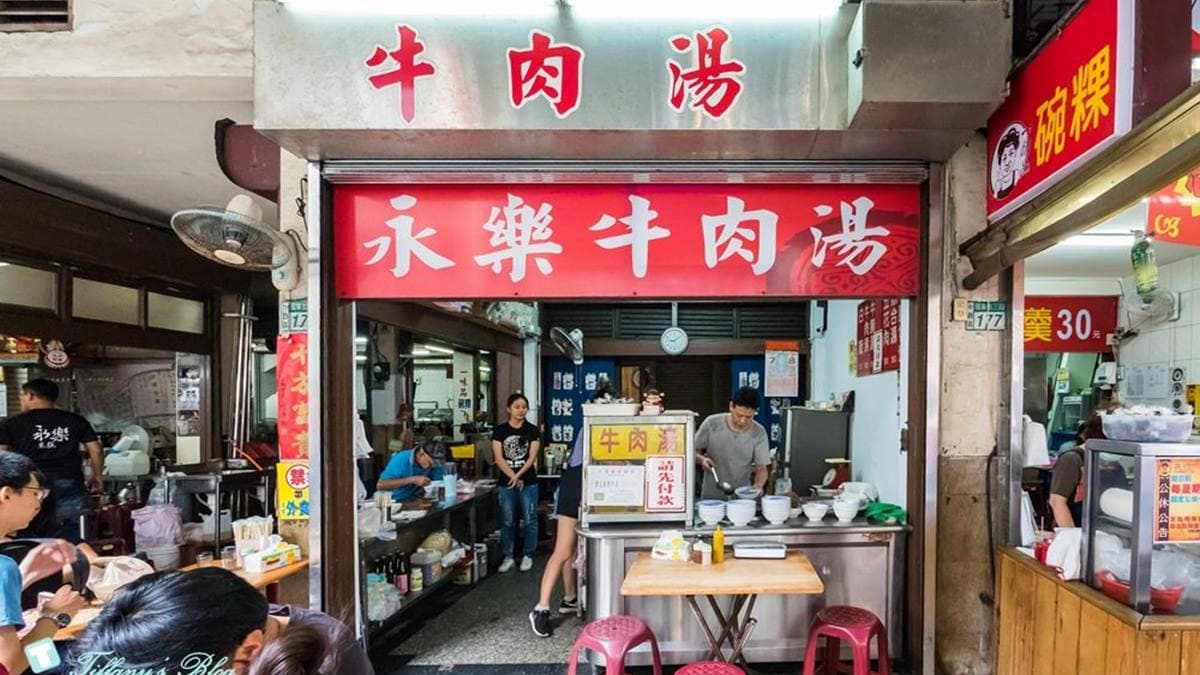 凌晨就開賣的「永樂牛肉湯」，是在地台南人的早餐名單。（圖片來源：小佳的幻想世界）