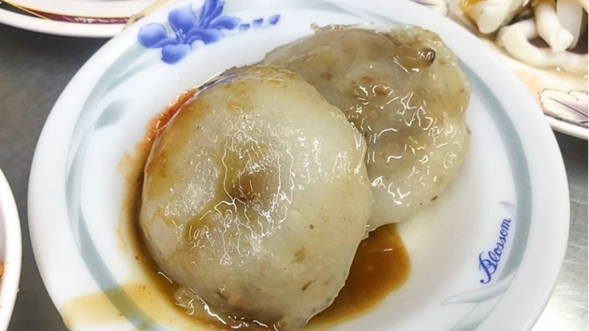 肉圓外皮非常的Q彈可口。（圖片來源：跟著尼力吃喝玩樂）