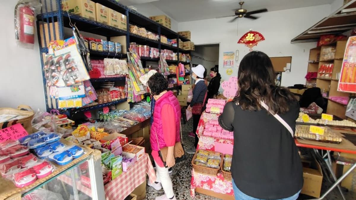 店面不算太大，但充滿濃濃懷舊風情。（圖片來源：大口老師的走跳學堂!）