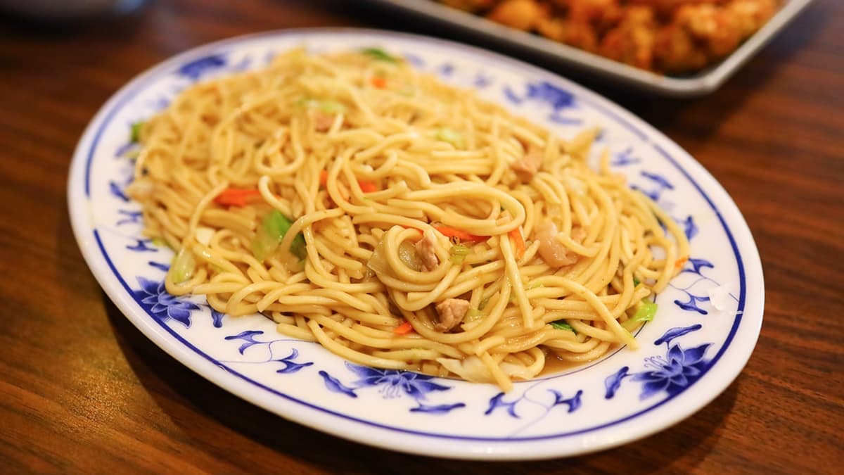 炒麵經大火快炒過，還帶有鍋氣。（圖片來源：卡夫卡愛旅行）