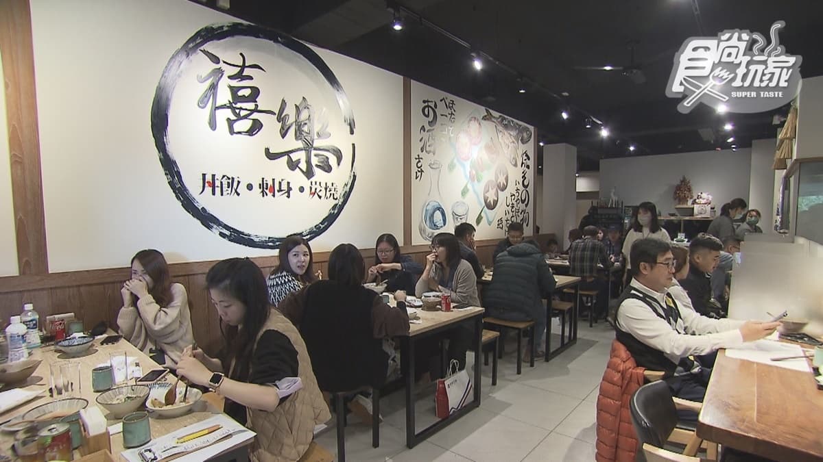 用餐時間總是滿滿人潮。