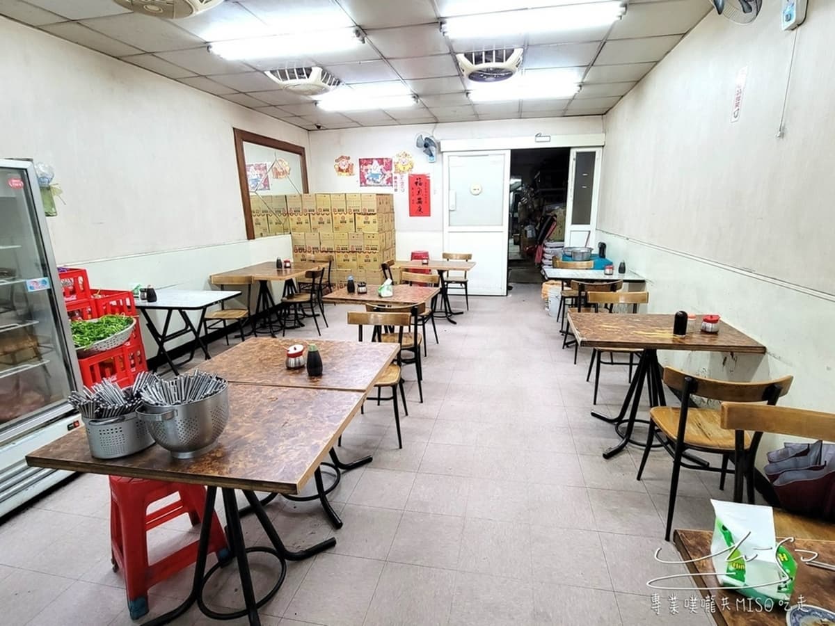 飯＋湯只要55元！桃園「佛系赤肉羹」24小時都能嗑，30元炒米粉CP值爆表