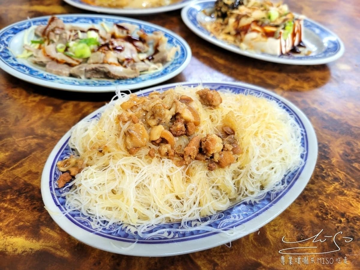 飯＋湯只要55元！桃園「佛系赤肉羹」24小時都能嗑，30元炒米粉CP值爆表