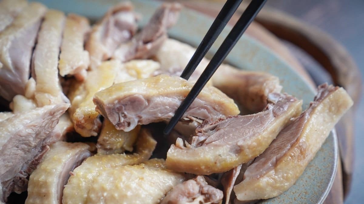 肉即使沒淋上鴨油也完全不乾柴，非常嫩口。（圖片來源：美食好芃友）