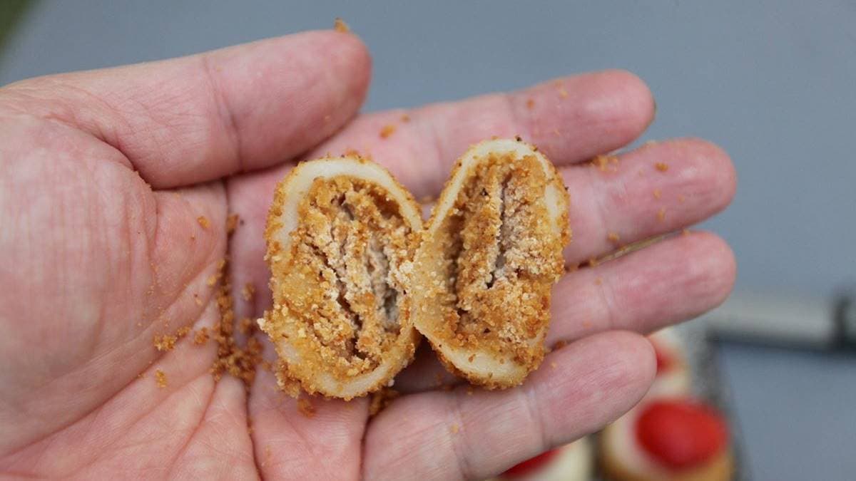 包餡麻糬裡面餡料滿滿的，也是很好吃。（圖片來源：樂天小高の美食之旅）