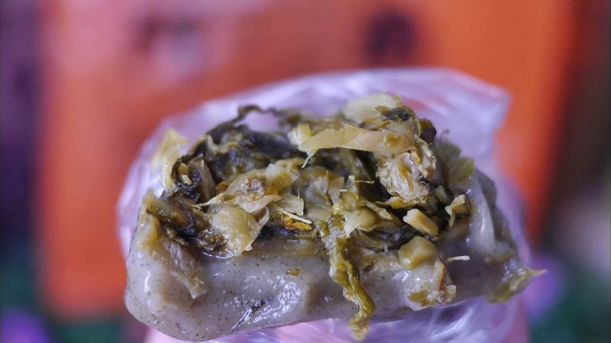 酸菜口味的草仔粿滿特別的，可以嘗鮮看看。（圖片來源：瑋瑋美食萬歲）
