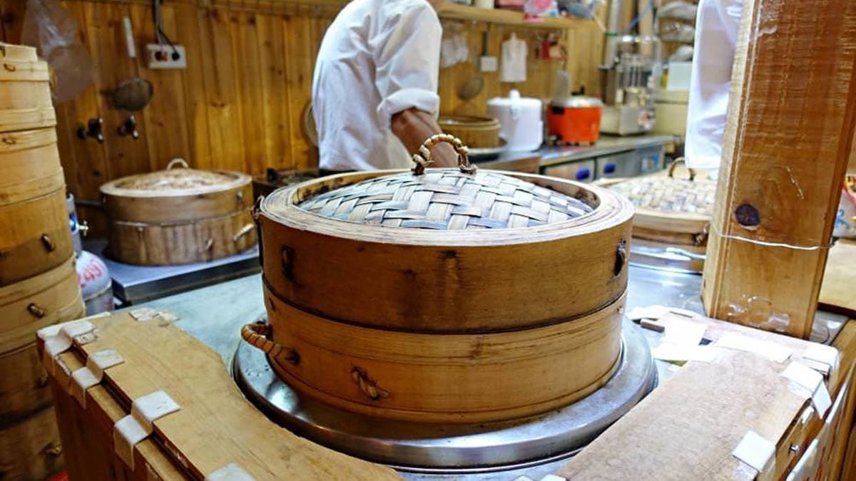 店家也有賣生乳饅頭、紅豆包，還有賣梅干肉包。（圖片來源：水晶安蹄不務正業過生活）