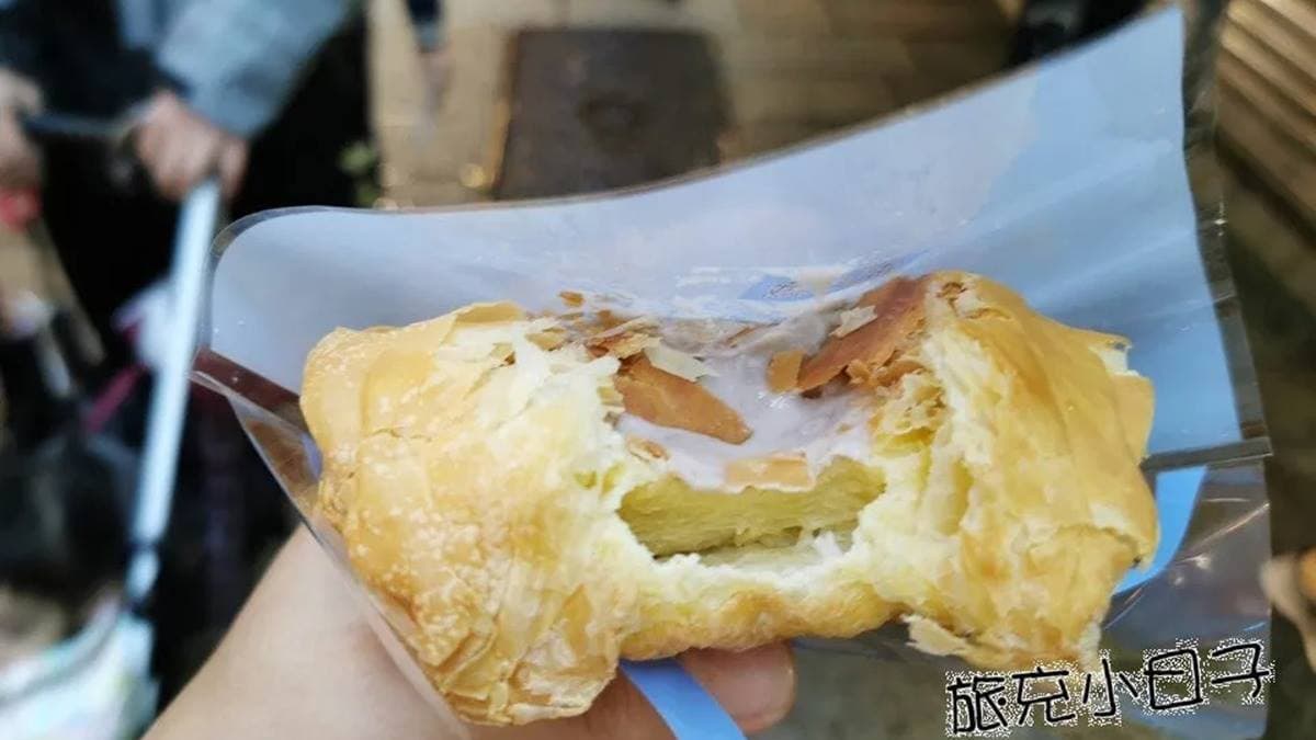 「芋頭泡芙」外皮酥脆、內餡飽滿，還帶有一點顆粒感。（圖片來源：旅充小日子）