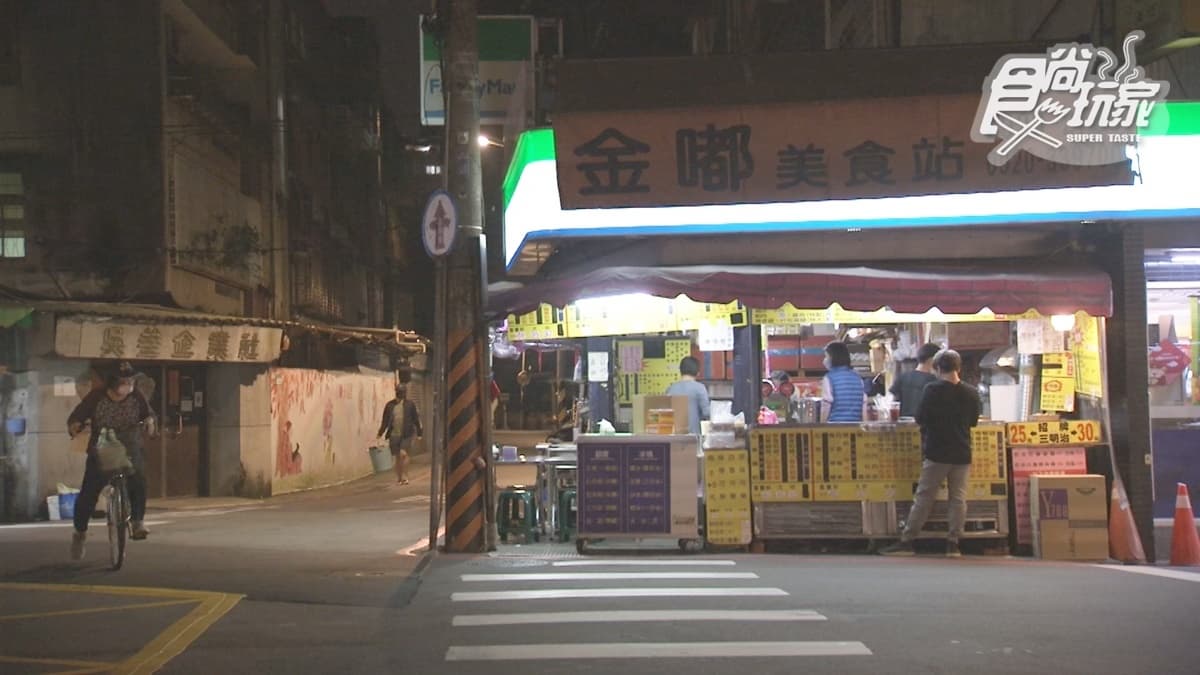 店家從早晨營業到夜晚，各式小點都有提供。