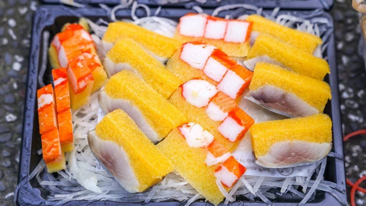 吃起來會逼逼波波的「綜合蟹肉尼信蛋生魚片」是很特別的組合。（圖片來源：陳小可的吃喝玩樂）