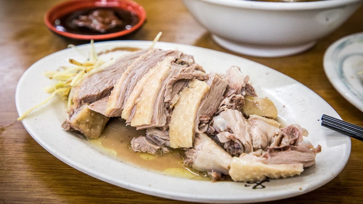 「鴨肉切盤」肉量很足，入口又軟嫩多汁，很好吃。（圖片來源：大手牽小手。玩樂趣）