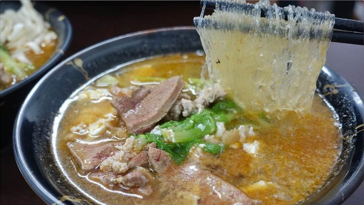 選用綠豆做的冬粉口感很Q，比白麵條更入味！（圖片來源：瑋瑋美食萬歲）