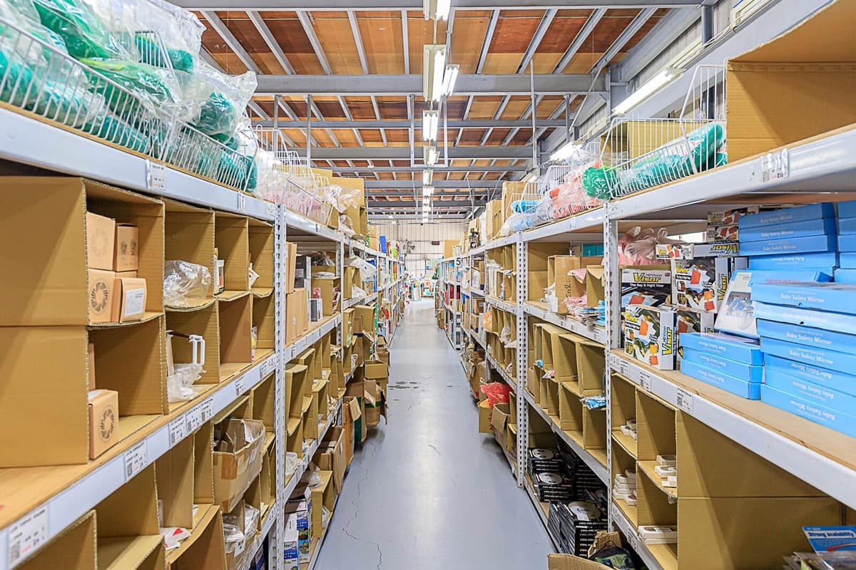 爸媽失心瘋！破百坪「玩具界Costco」好買到手軟，知名百貨公司品牌下殺７折