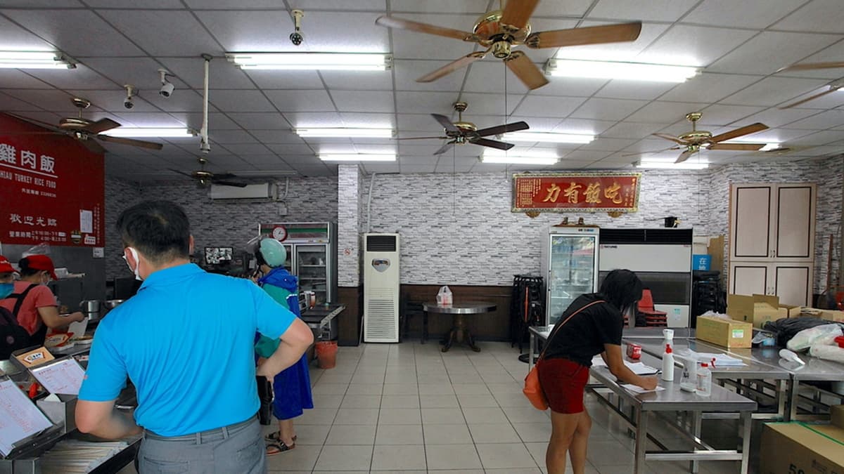 店面寬敞整潔又明亮，還有裝設冷氣很舒適。（圖片來源：樂天小高の美食之旅）