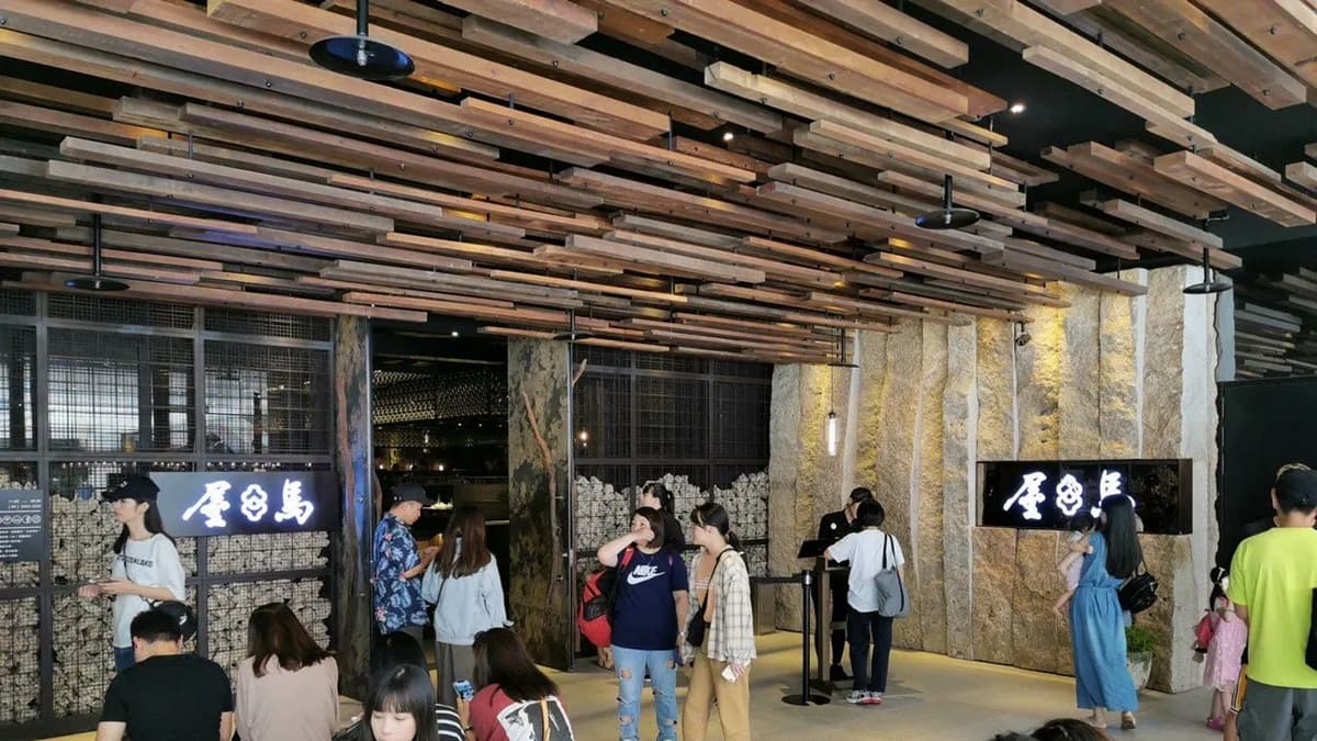 「屋馬燒肉（國安店）」位在米平方商場B1。（圖片來源：旅充小日子）