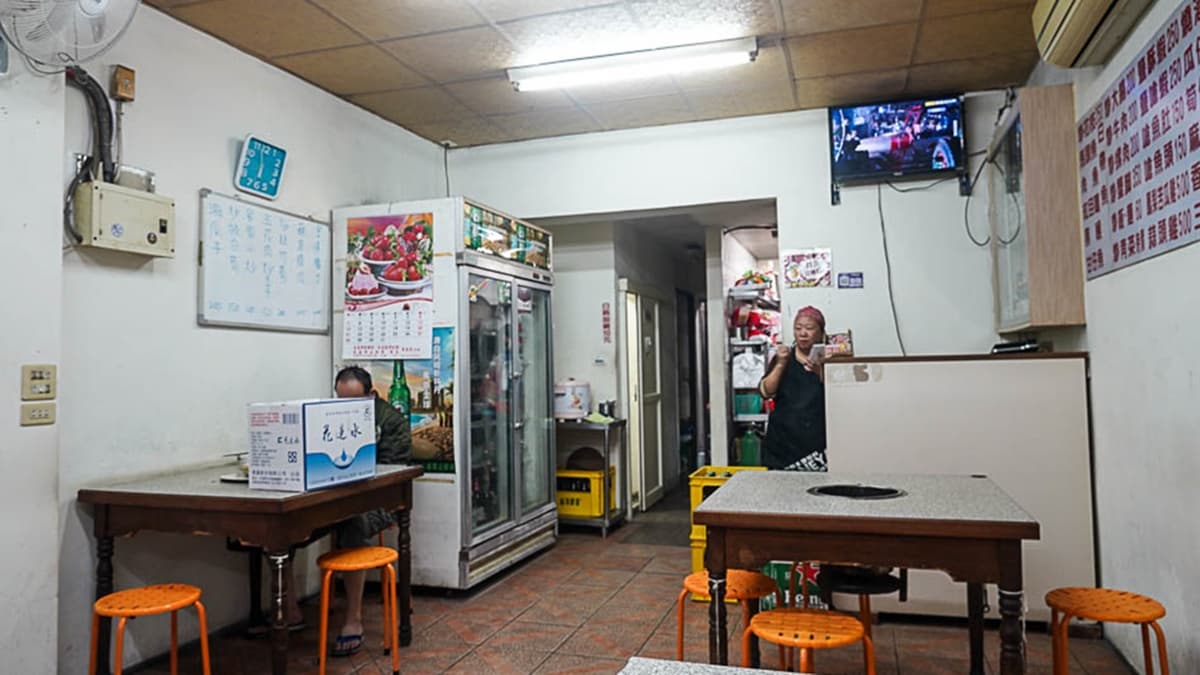 「好旺蒜頭雞」是在地人都愛吃的老店。（圖片來源：跳躍的宅男）