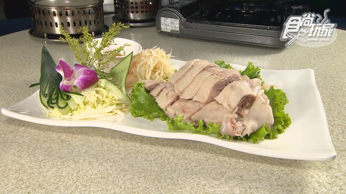 招牌鵝肉外皮厚又Ｑ，肉質鮮甜不膩口。