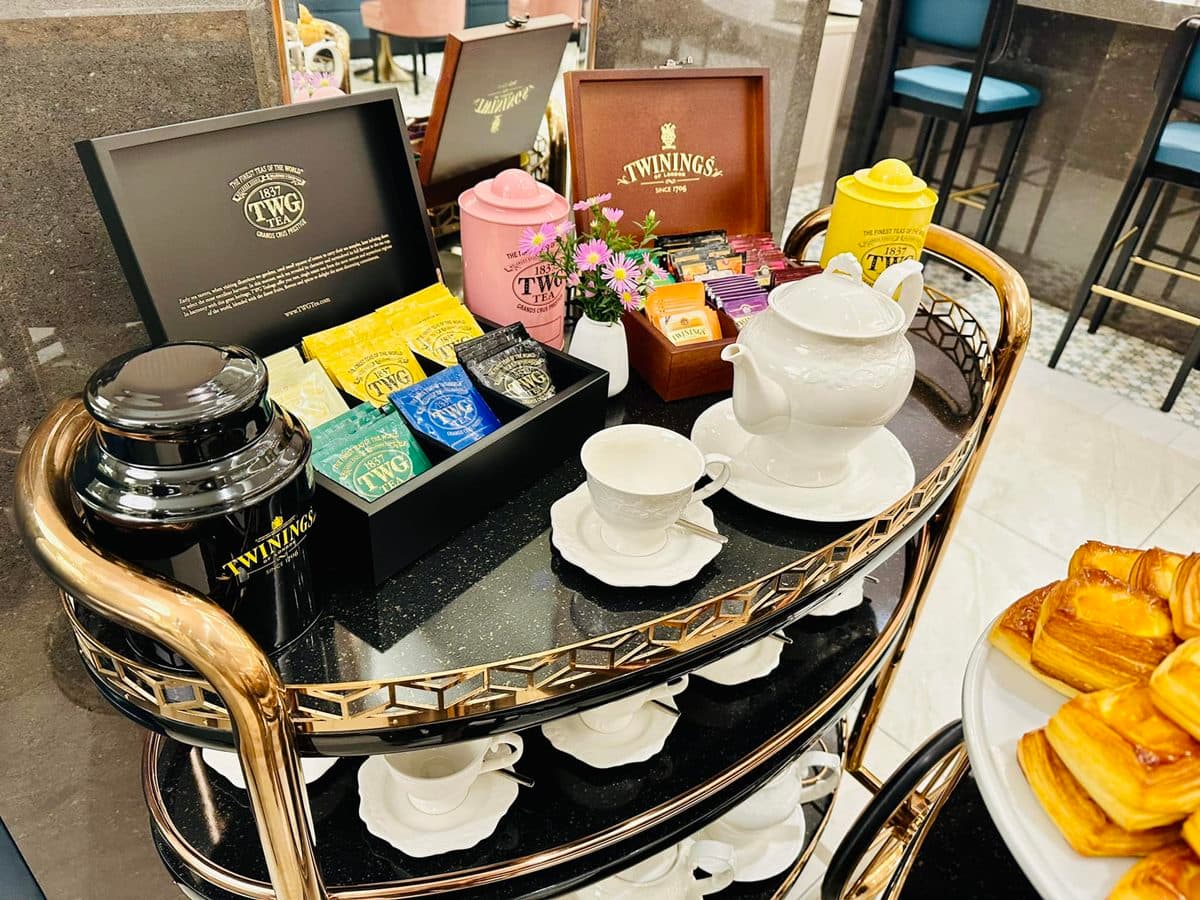 全台首創「下午茶推車吃到飽」！多達30種餐點可吃，還有茶界愛馬仕飲料能喝