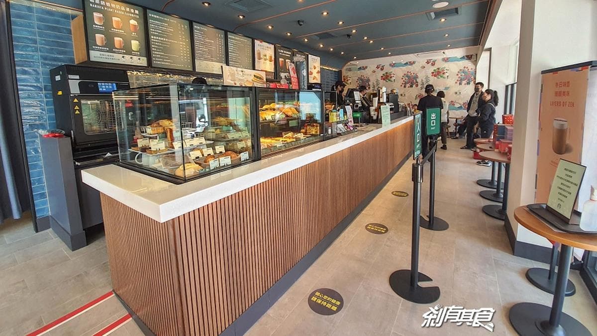 １樓主要設置了長條形的櫃檯與吧檯。（圖片來源：剎有其食）