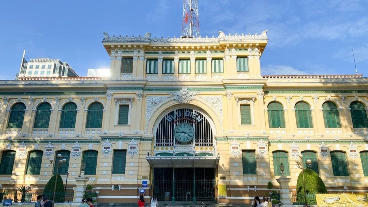 「胡志明市中心郵政局」位於越南胡志明市第一郡。（圖片來源：美食旅遊生活分享。欣晴）