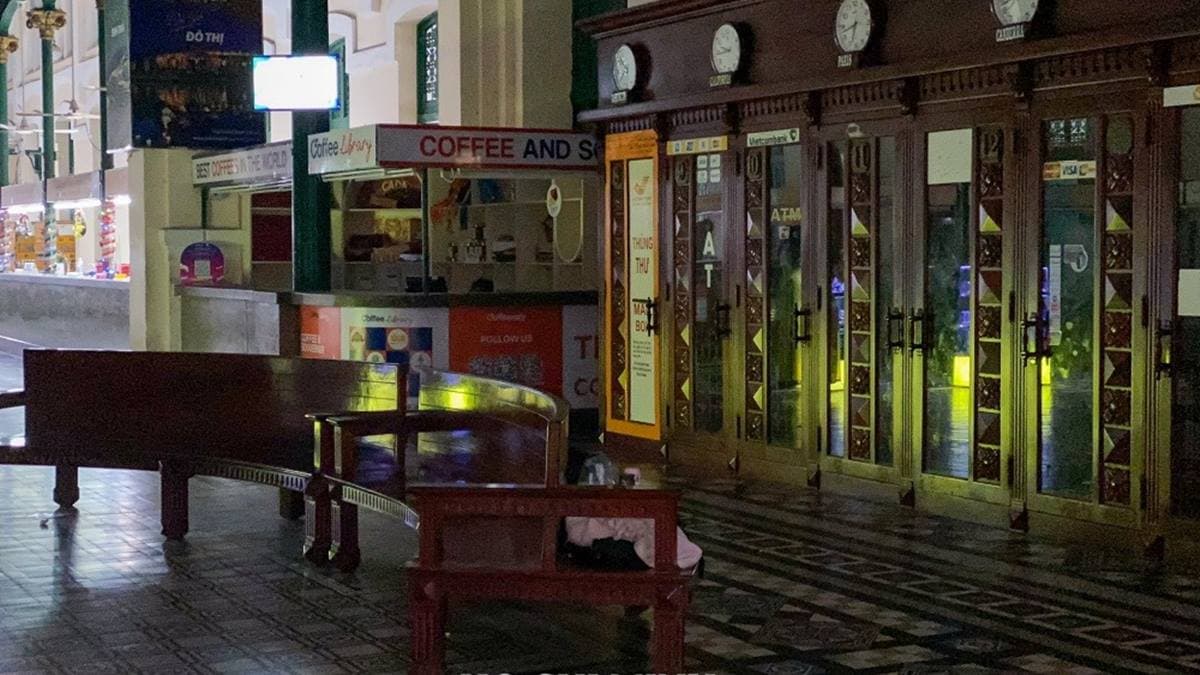 內部相當寬敞高挑，也有紀念品店販售區。（圖片來源：美食旅遊生活分享。欣晴）