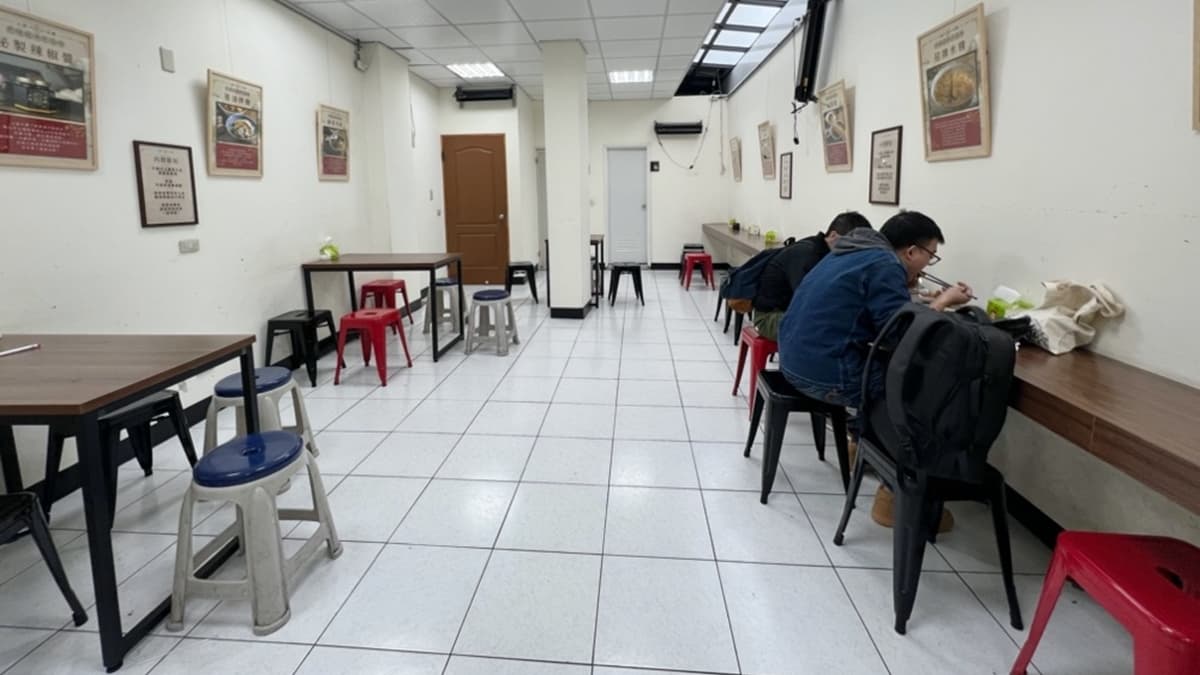 店內用餐空間寬敞舒適，位置也滿多的。（圖片來源：愛麗絲的吃不停人生）