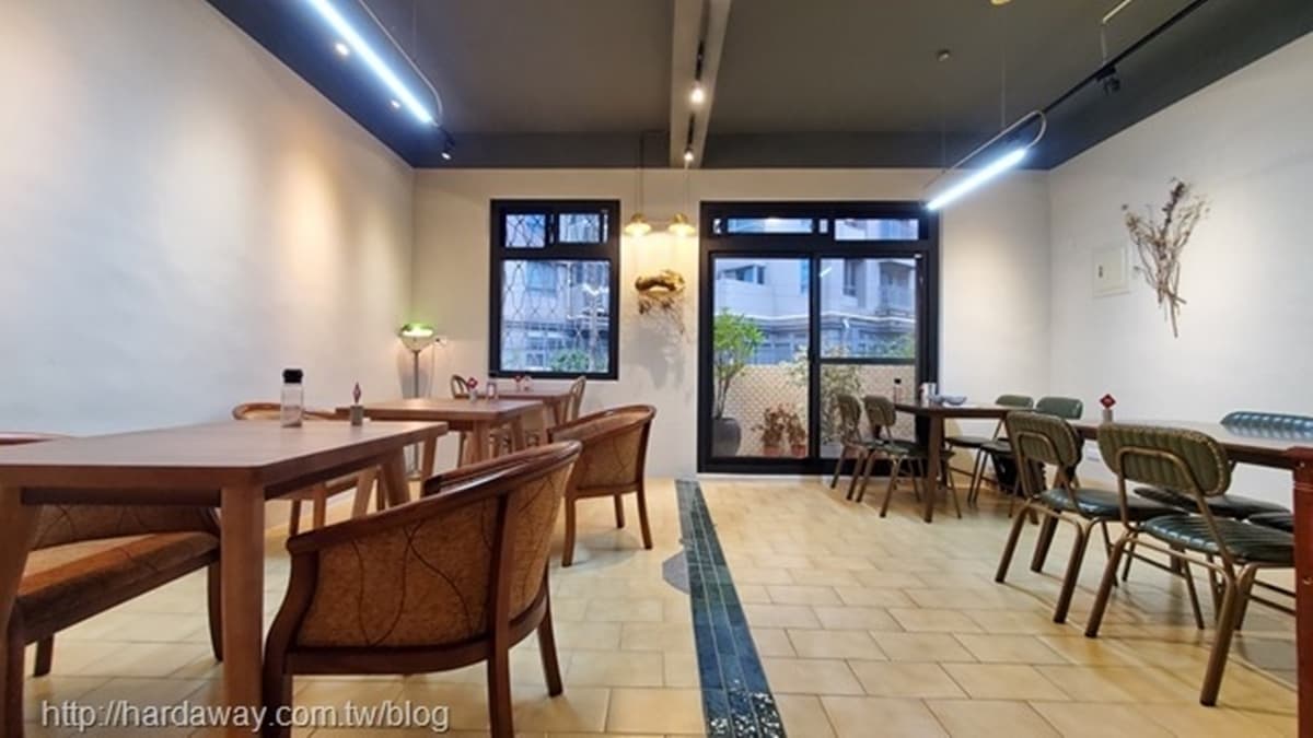 用餐區有２層樓，但座位並不多。（圖片來源：hy321250財經資料、旅遊、資訊及美食心得記錄處）