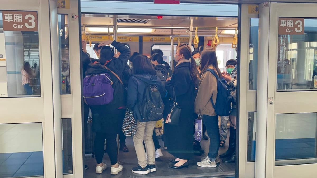 內科交通有救！北捷實施２對策：縮短尖峰班距、擴車廂空間，上班不用人擠人