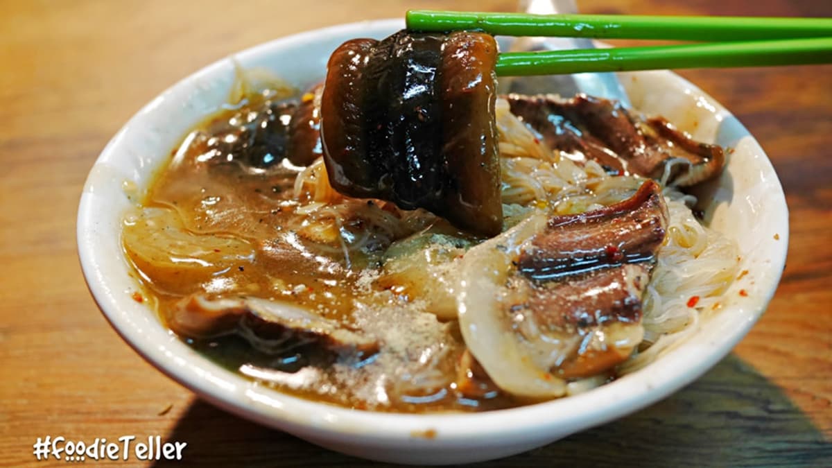相較於乾炒的鱔魚， 濕的鱔魚外面就像穿上一層外衣，味道更加強烈。（圖片來源：波妮說食話）