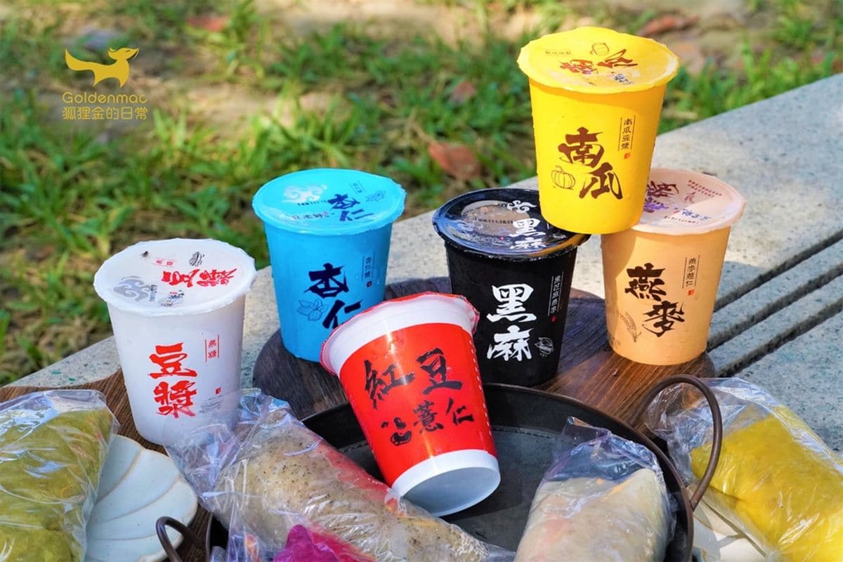 塞爆配料僅50元！台中人激推向上市場「彩虹手捲」，每日現做５色餅皮超吸睛
