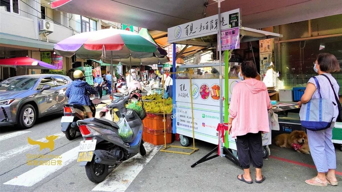 「苜見苜蓿芽手捲」是台中向上市場超人氣的小吃美食。（圖片來源： 狐狸金的日常）