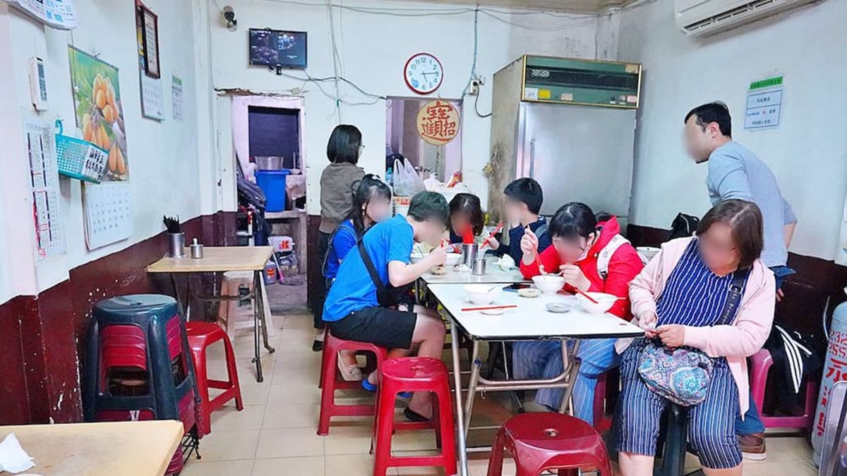 店家有室內和室外的座位，但位置並不多。（圖片來源：艾薇覓食趣）