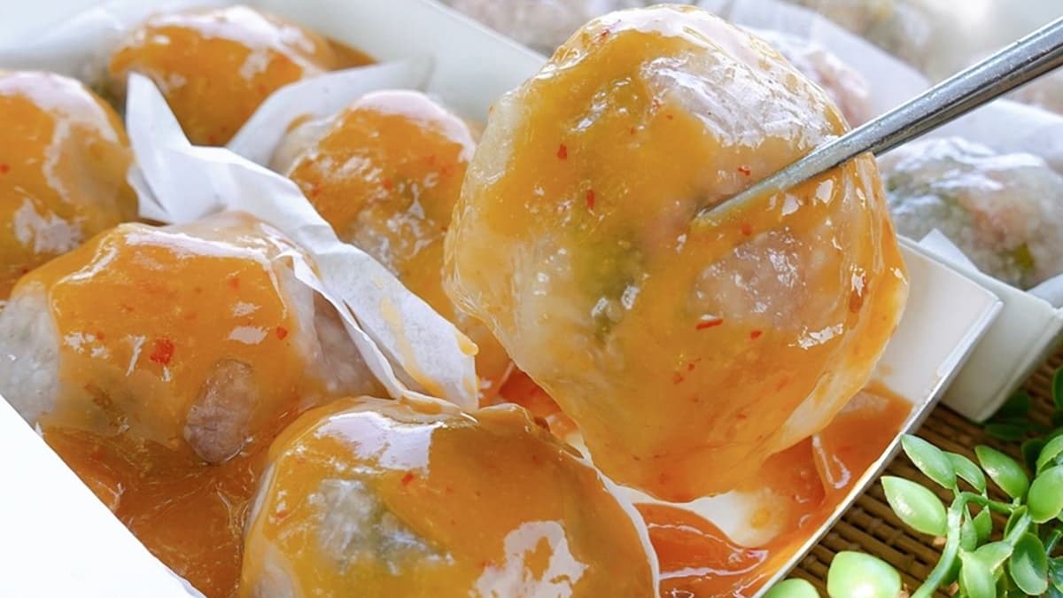 紅糟肉圓的外皮很Q，厚度適中，肉餡也很扎實。（圖片來源：瑋瑋美食萬歲）