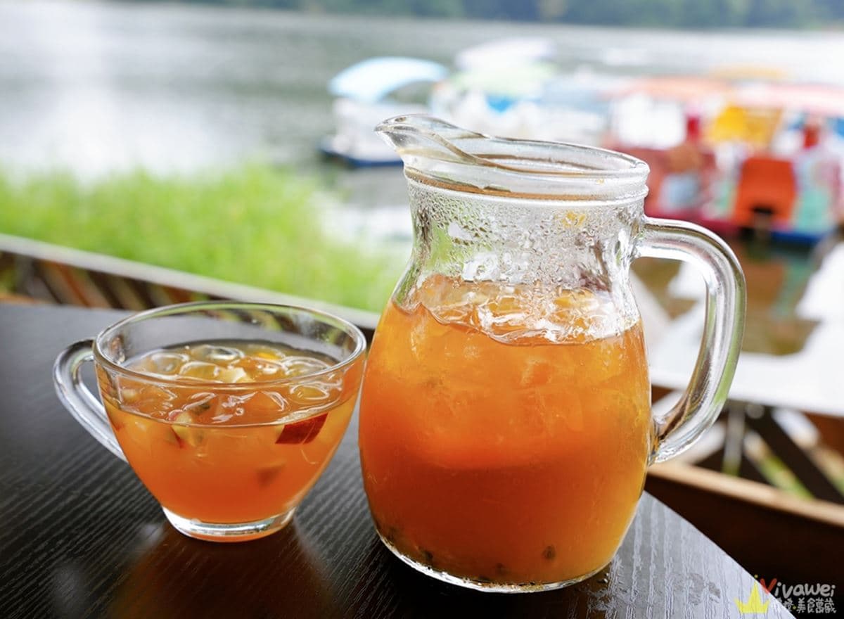 連假偽出國一波！隱藏版絕美「湖畔餐廳」秒飛峇里島，嘗美食＋踩天鵝船好放鬆