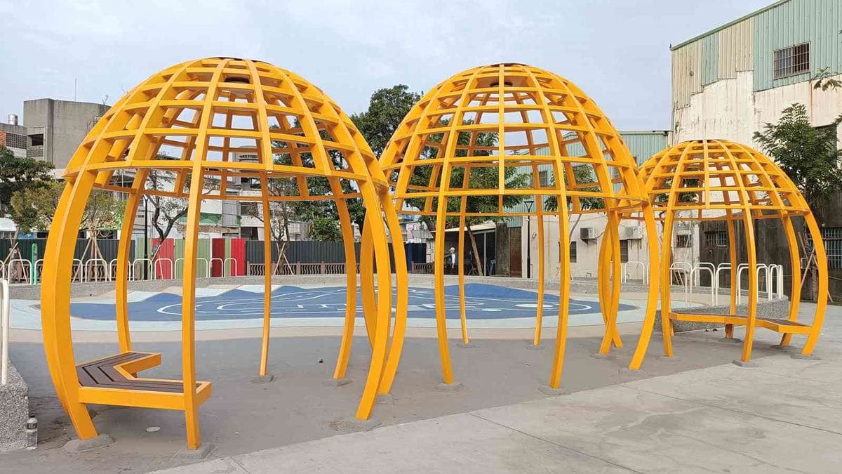 公園內設有鴨蛋造型涼亭可供休息。（圖片來源：Vicky媽媽的遊樂園）