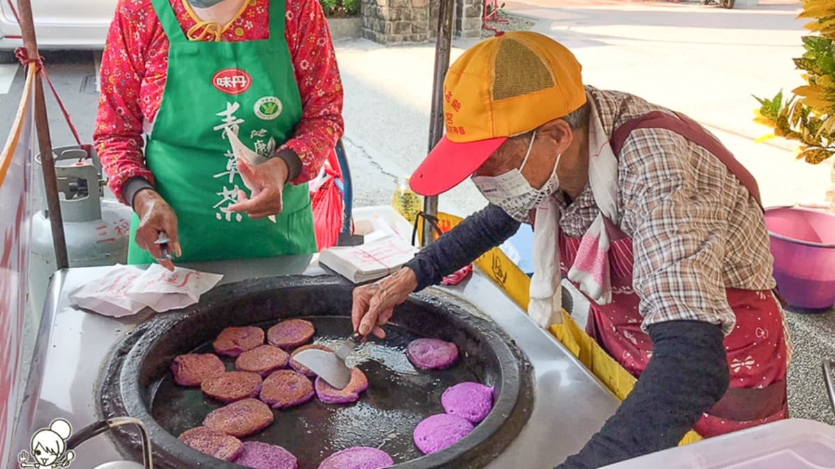 阿嬤賣紅薯餅至今已經38年了。（圖片來源：跟著尼力吃喝玩樂）