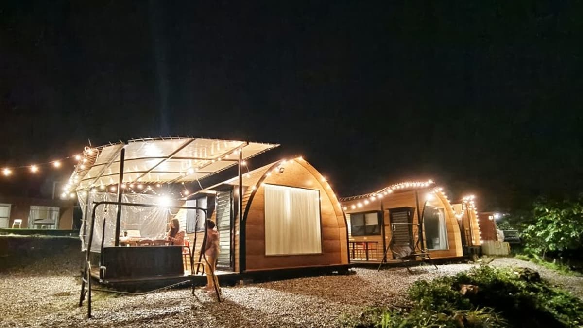 點燈後整個營地顯得更夢幻了，隨手一拍都是美景！（圖片來源：大口老師的走跳學堂!）