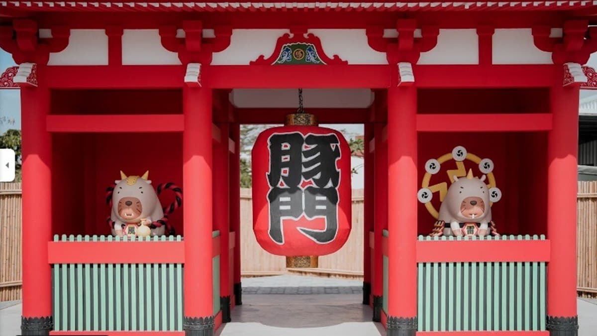 園內融入日本元素，打造了紅色鳥居、日本雷門造景等。（圖片來源：大手牽小手玩樂趣）