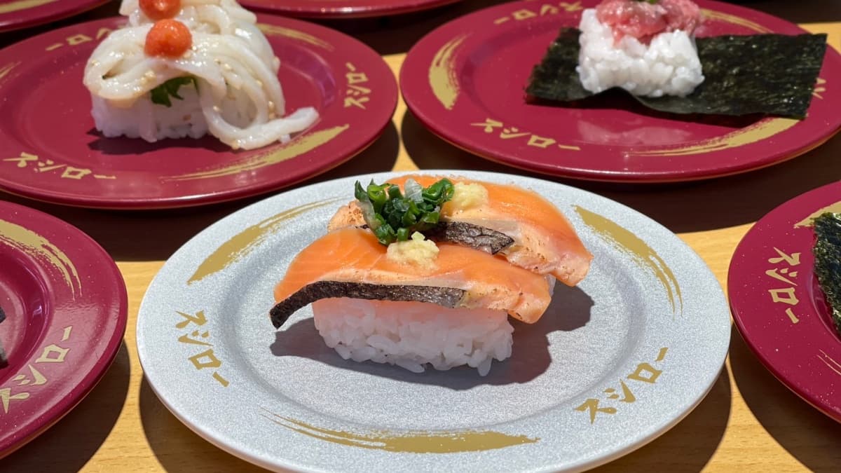 這太巨了啦!壽司郎萌翻「150cm鮪魚小萌獺」免費送,再狂嗑限定時不知鮭 這太巨了啦!壽司郎萌翻「150cm鮪魚小萌獺」免費送,再狂嗑限定時不知鮭