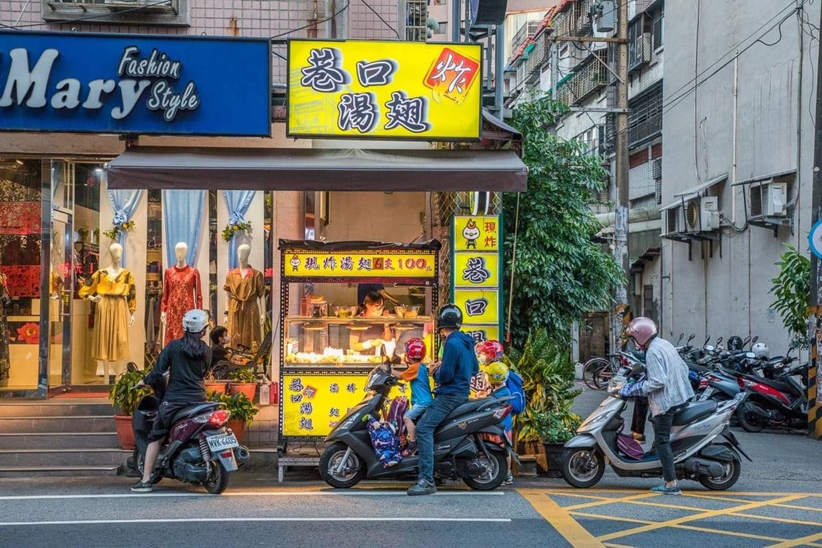 6隻雞翅100元!中壢最強「爆汁雞翅」在地人超愛,「巨無霸胖胖腿」肉控必點 6隻雞翅100元!中壢最強「爆汁雞翅」在地人超愛,「巨無霸胖胖腿」肉控必點