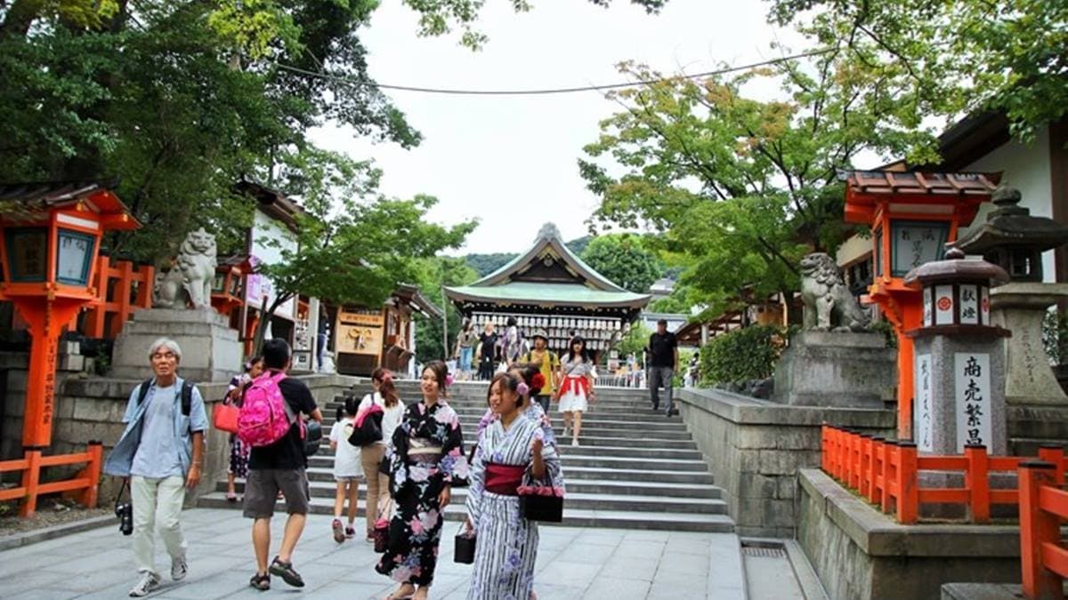 除了參拜神社外，也可以體驗穿和服。（圖片來源：跟著尼力吃喝玩樂）
