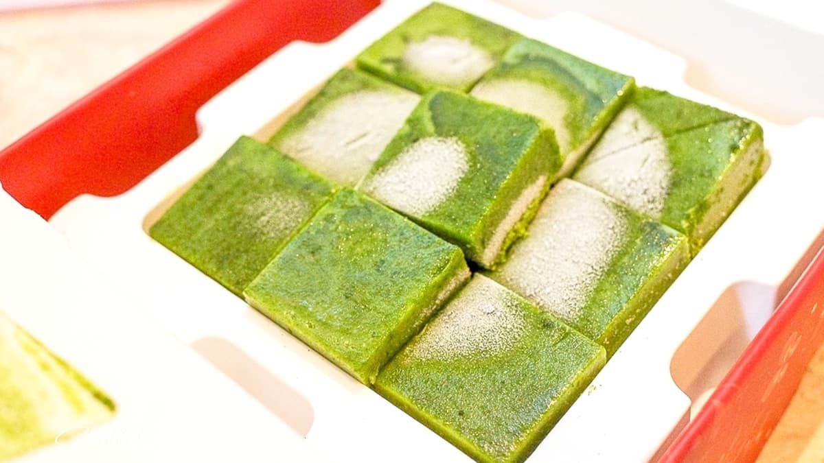 「香菜巧克力」是以白巧克力為基底做的，帶有濃濃的香菜味。（圖片來源：卡琳。摸魚兒趣）