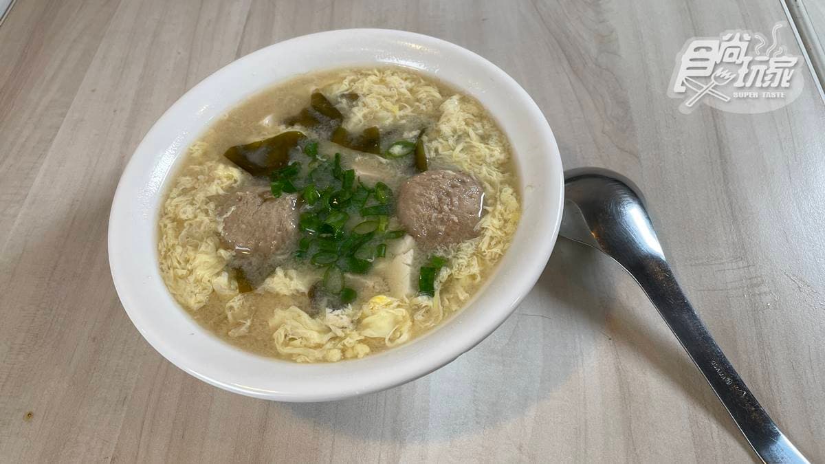 點１碗湯搭配涼麵或抄手剛剛好。