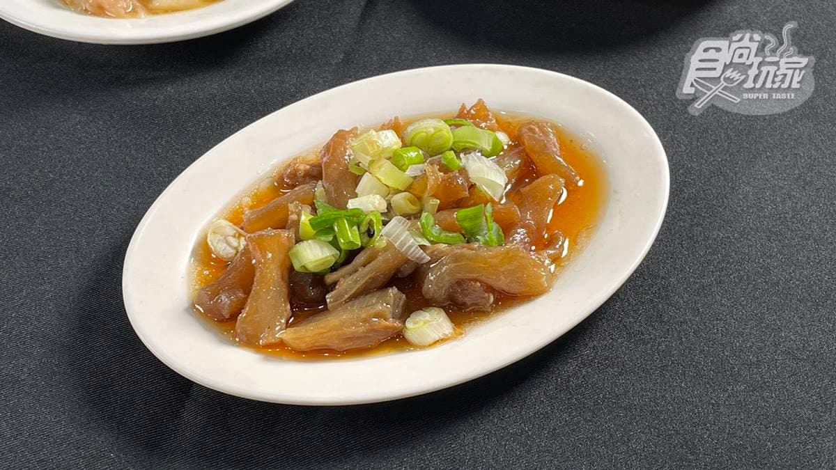 「豬蹄筋」也是店裡必點品項。