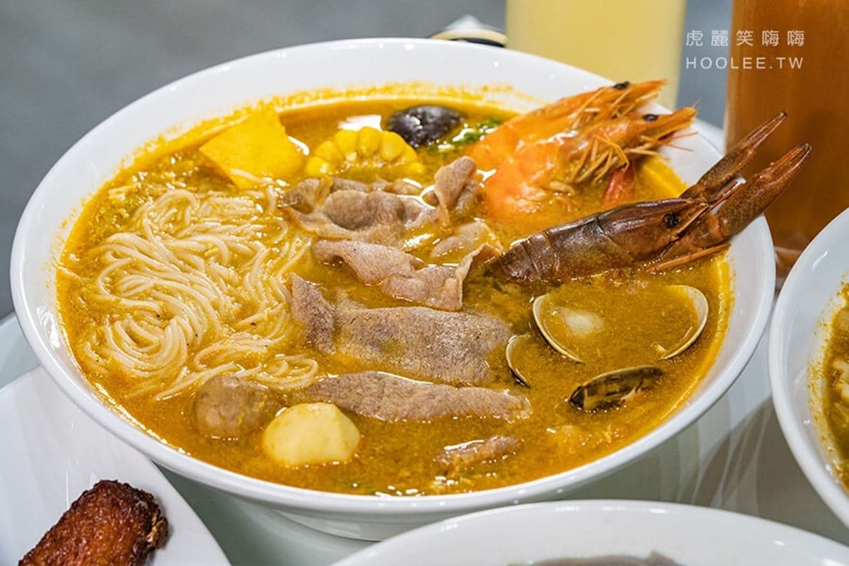 可以吃的藍眼淚?神祕「女巫湯麵」鮑魚、蛤蜊澎派塞滿滿,彩虹麵條超彈牙 可以吃的藍眼淚?神祕「女巫湯麵」鮑魚、蛤蜊澎派塞滿滿,彩虹麵條超彈牙