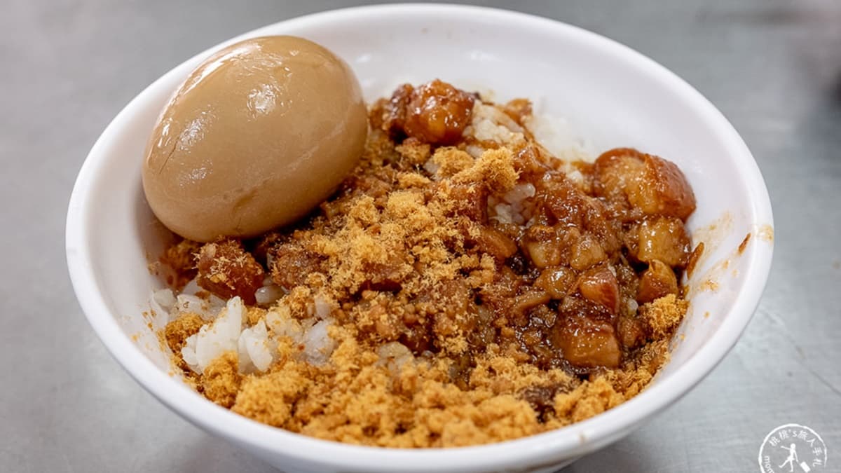 「魚酥飯」也是幾乎人人都會點來吃的品項之一。（圖片來源：桃桃's旅人手札）