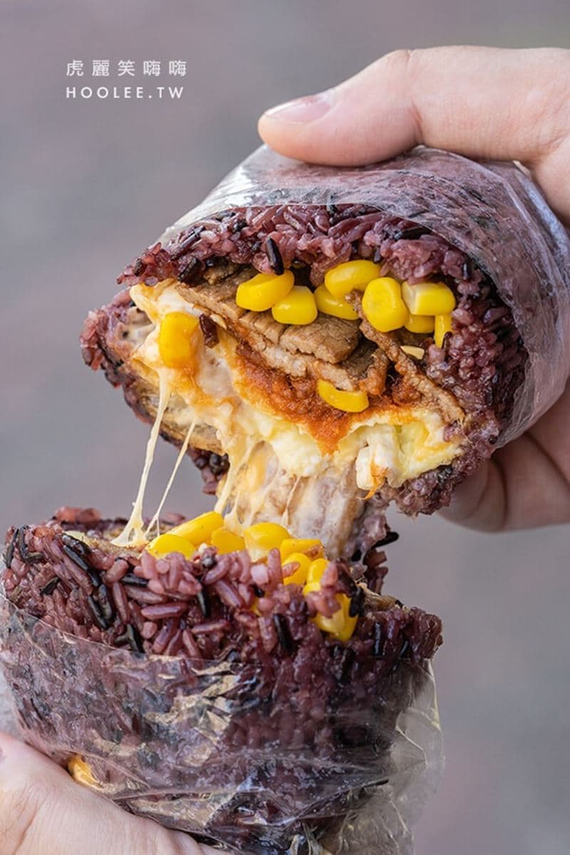 30種配料任你選！高雄「古早味飯糰」餡料塞到滿，牽絲起司、爆漿雙蛋都唰嘴