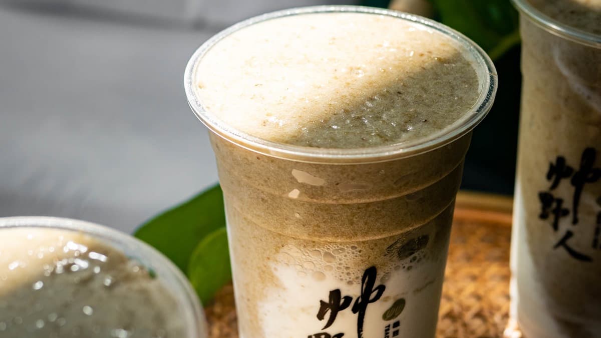 光泉牛乳與綠豆沙融合，香氣濃郁、口感滑順綿密。（圖片來源：黑皮的旅遊筆記）